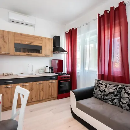 Spacious And Cozy In Apartment