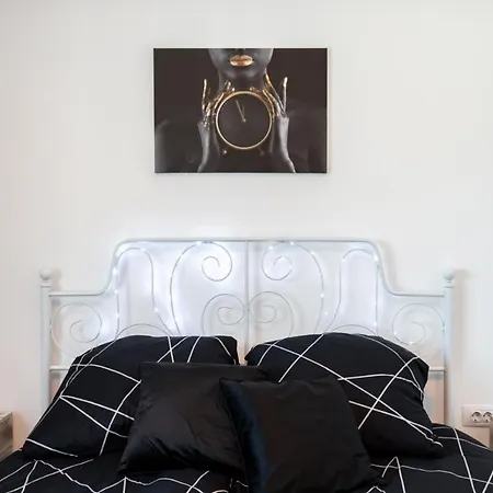 Lejlighed Spacious And Cozy In