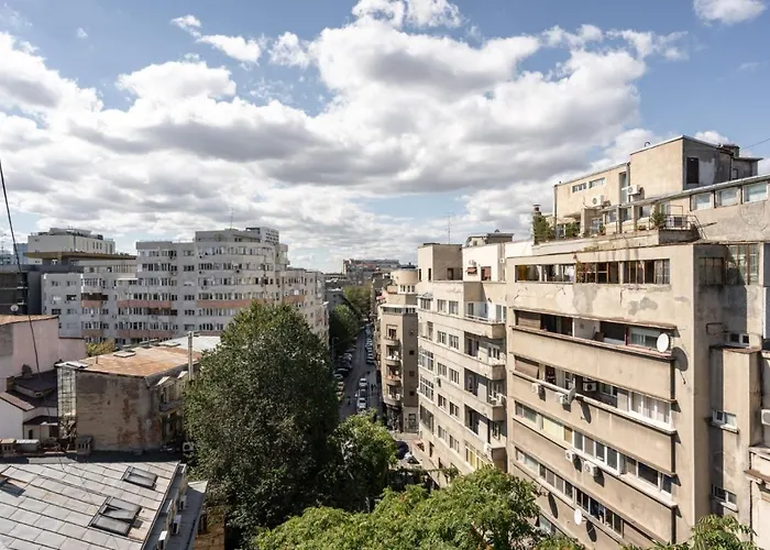 Spacious And Cozy In アパート *