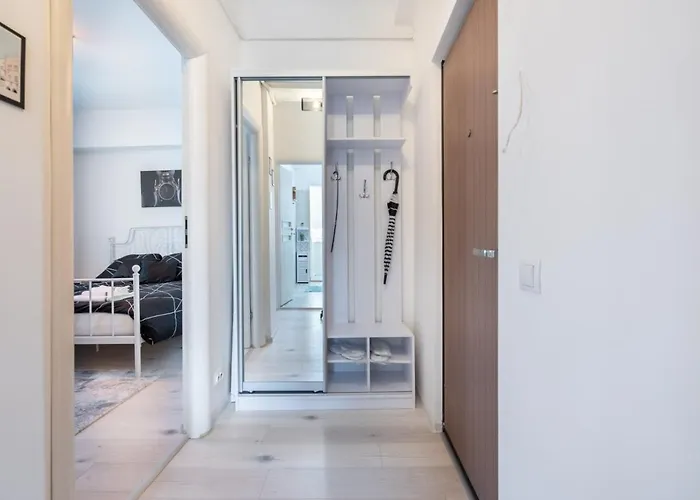 Spacious And Cozy In * Bukurešť